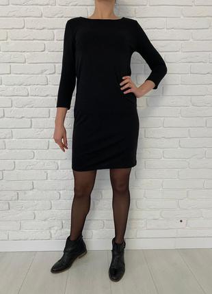 Пряме,чорне плаття