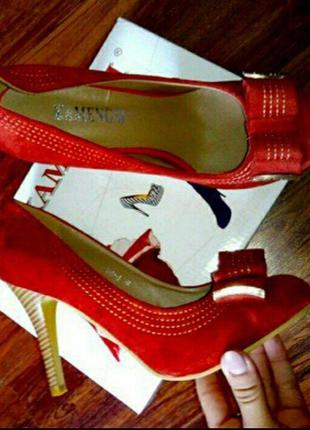 Туфли  красные текстиль.3 фото