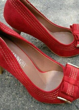 Туфли  красные текстиль.