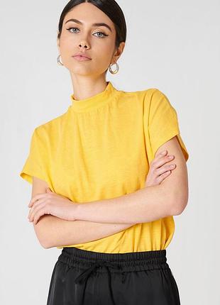 Футболка з високим коміром na-kd / як zara, h&m