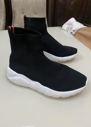 Продам высокие кроссовки 38 р