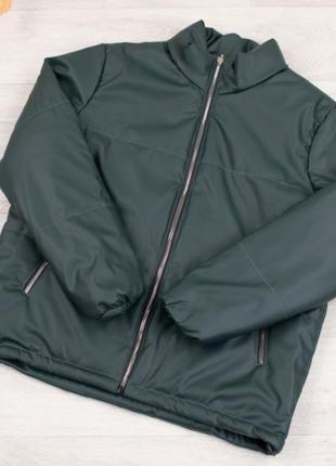 Стильная зеленая изумрудная куртка из эко-кожи большой размер батал оверсайз модная5 фото