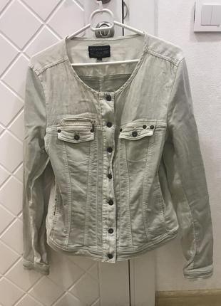 Легка куртка вітровка