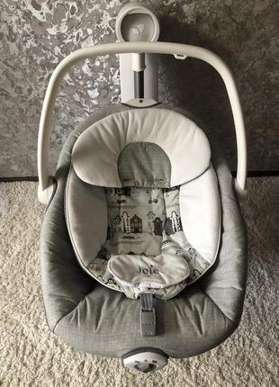 Заколисуючий центр joie serina