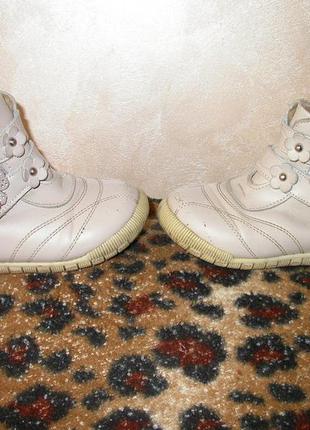 Демисезонные ботинки для девочки, стелька 15,5см, размер 25см.
