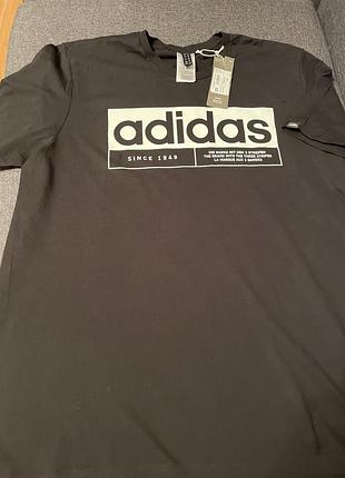 Футболка adidas