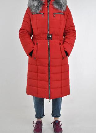 Яркое зимнее стеганое пальто пуховик в больших размерах