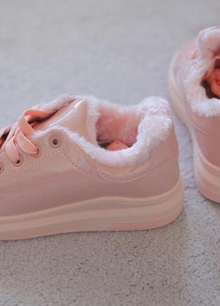 Кроссовки утепленные нюд нежно розового цвета на меху6 фото