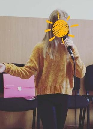 Два плюшевих светра розмір хѕ 4