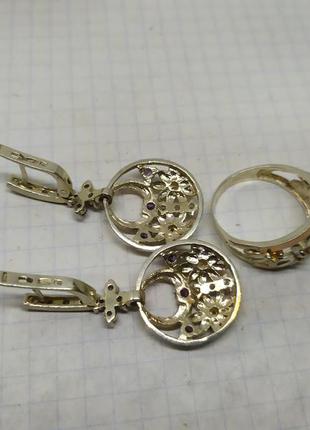 Серебряные серьги и кольцо с золотыми вставками6 фото