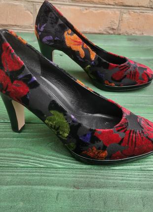 Роскошные бархатные туфли в цветочный принт3 фото