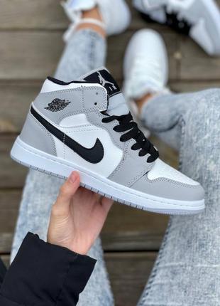 Nike air jordan 1 retro mid white grey fur ❄️женские зимние серые утепленные кроссовки с мехом найк жіночі стильні сірі утеплені брендові кросівки7 фото