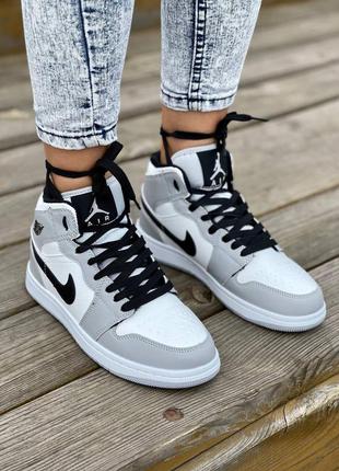 Nike air jordan 1 retro mid white grey fur ❄️женские зимние серые утепленные кроссовки с мехом найк жіночі стильні сірі утеплені брендові кросівки2 фото