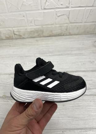 Кроссовки adidas летние