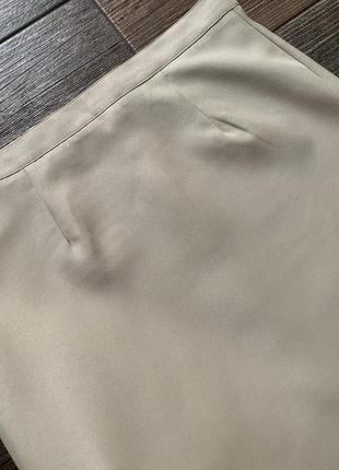 Бежевая юбка карандаш, за колено.2 фото