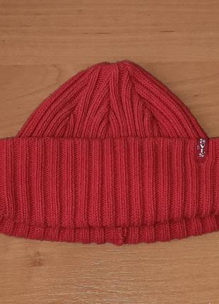 Красная шапка бини levi's | levis beanie hat1 фото