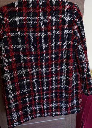 Удлинённый  пиджак букле  zara s-m  чёрно-красный9 фото