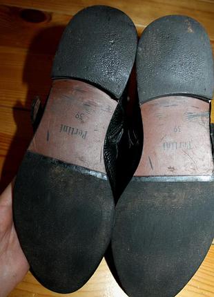 39 разм. ботинки pertini. кожа длина по внутренней стельке 25,5 см., ширина подошвы 9.5 см...