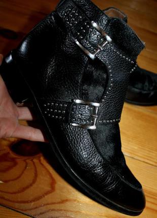 39 разм. ботинки pertini. кожа длина по внутренней стельке 25,5 см., ширина подошвы 9.5 см...