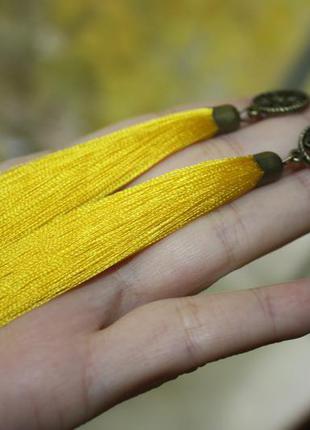 Серьги серёжки кисти кисточки жёлтые нити с цветком3 фото