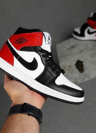 Чоловічі кросівки nike air jordan 1 білі з чорним і червоним sin4 фото