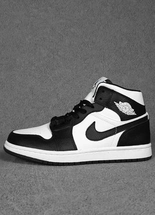 Мужские кроссовки nike air jordan 1 retro high кожа черно-белый4 фото