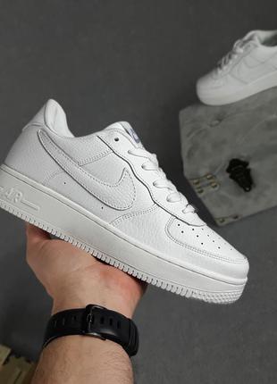 Женские кроссовки nike air force белые с теснением sin