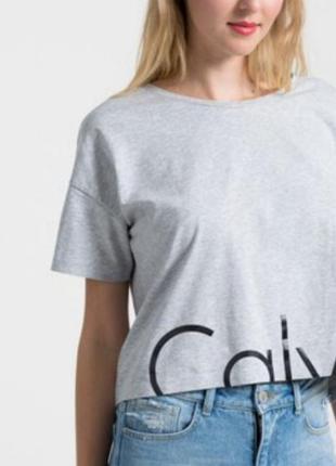 Футболка укорочена топ calvin klein