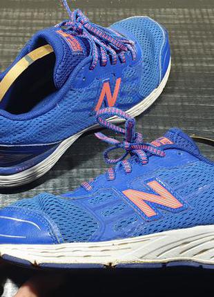 Бігові кросівки new balance 680 v51 фото