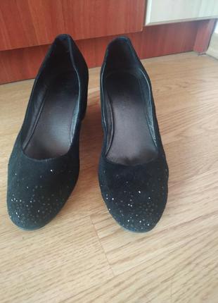 Туфлі замшеві,з камінцями