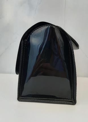 Вінтажна чорна сумка на короткій ручці3 фото