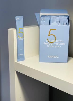 Шампунь для об'єму волосся з пробіотиками masil 5 probiotics perfect volume shampoo3 фото