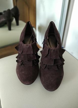 Осенние кожаные замшевые туфли ботильоны boden