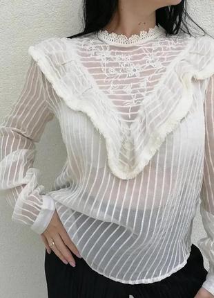 Ніжна блуза bershka