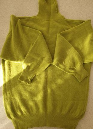 Ангоровый свитер салатового цвета с высоким горлом, италия