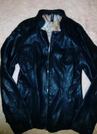 Куртка з екошкіри.