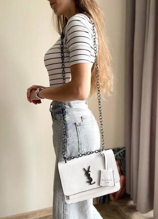 Chain white lacquer жіноча біла брендовий сумочка з ланцюгом тренд жіноча стильна біла сумка3 фото
