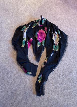 Изумительный платок в розовые розы 🌹