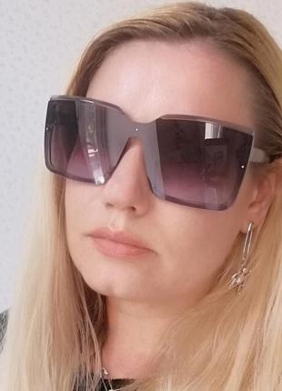 Модные квадратные солнцезащитные очки женские цвета графит7 фото