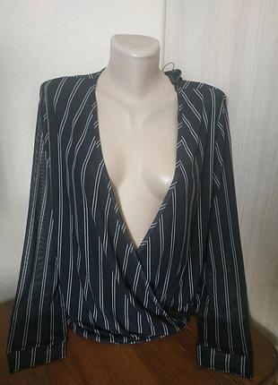 Легка блуза в полоску na-kd/женская блуза с вырезом