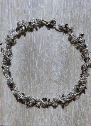 Дизайнерский чокер, колье, ожерелье, бусы, намисто из чешского бисера и стекляруса в цвете пнтичное серебро2 фото