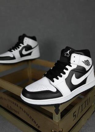 Осенние высокие кожаные женские черно-белые кроссовки nike air jordan 1🆕найк аир джордан3 фото