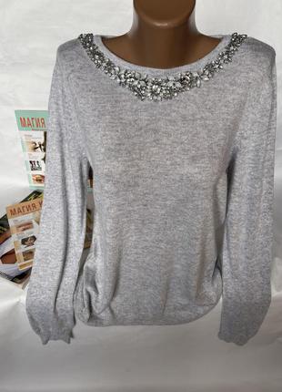 Красивий ніжний светр