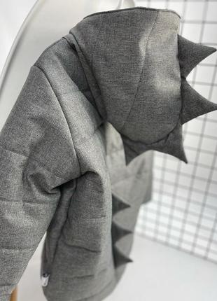 Куртка динозаврик з ріжками на капюшоні8 фото