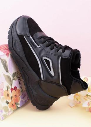 Стильні чорні зимові демісезонні теплі кросівки на платформі товстій підошві високі байка2 фото