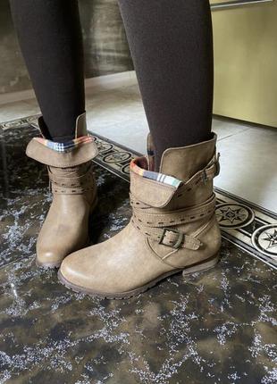 Сапоги ботинки осень с ремешками