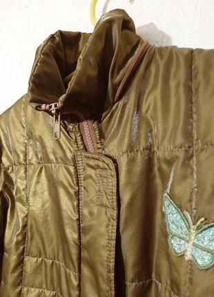 Замечательная куртка хаки зелёная демисезонная на синтепоне подкладка флис для девочки 6-7лет5 фото