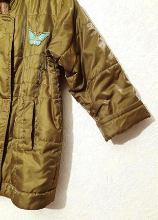 Замечательная куртка хаки зелёная демисезонная на синтепоне подкладка флис для девочки 6-7лет6 фото