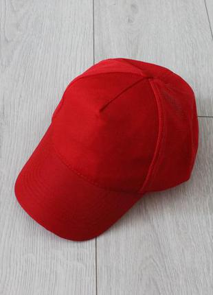 Красная кепка