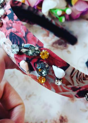 Обруч з камінням